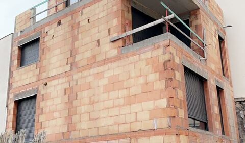 Enduit finition grattée sur petit immeuble (Lyon)